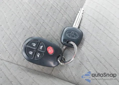 2015 Toyota Sienna Le 8 Passenger из США, поврежденный, VIN 5TDKK3DC1FS582933